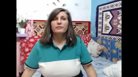 Snapshot of adelineblueeyes chatting on October 23, 9:22 am Larisa online show from October 23, 9:22 am