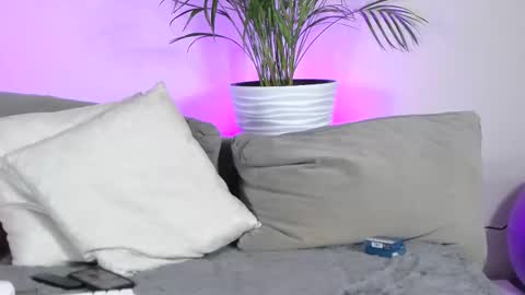 Adeline online show from September 22, 2:59 am