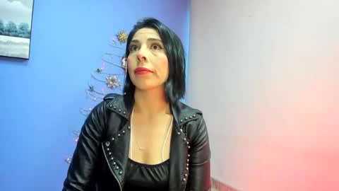 Snapshot of adellelennox_cg chatting on December 13, 11:13 am Adelle online show from December 13, 11:13 am