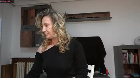 adelllee online show from May 29, 10:24 am