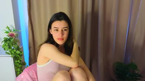 Adellyy online show from April 8, 8:17 am