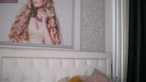 Snapshot of adelyn_chase chatting on March 6, 2:18 pm Adelyn online show from March 6, 2:18 pm