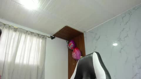 ADHARA  MESSY online show from April 20, 2:09 pm