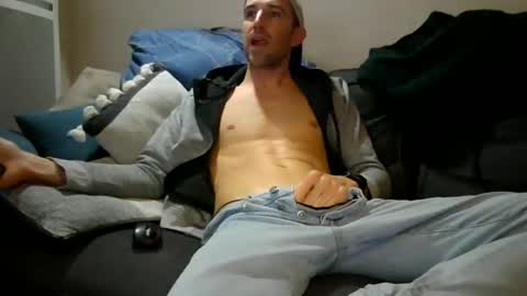 adibou13 online show from February 19, 2:27 pm