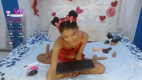 adisson_petite1 online show from February 20, 5:37 pm