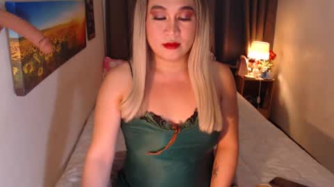 Snapshot of adorablekim69 chatting on February 17, 11:44 am MsKim  online show from February 17, 11:44 am