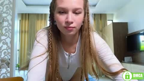 Lia  online show from May 1, 5:56 am