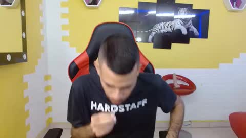 adri_sexboy online show from February 13, 12:43 pm