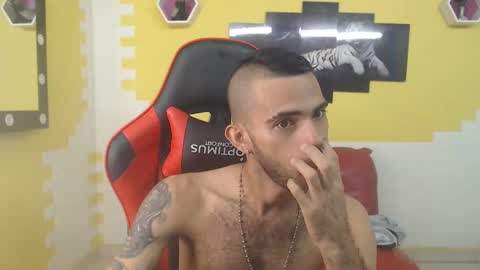 adri_sexboy online show from December 27, 4:32 pm