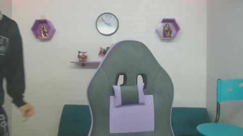 adri_sexboy online show from January 24, 12:31 pm