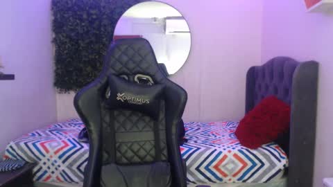 adri_sexboy online show from January 4, 12:49 pm