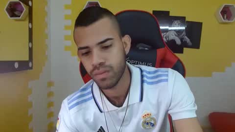 adri_sexboy online show from February 25, 12:16 pm