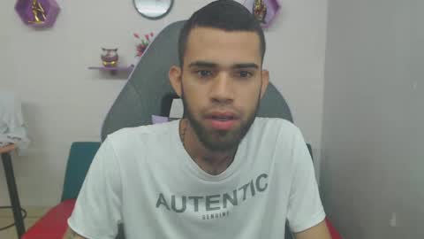 adri_sexboy online show from February 7, 12:39 pm