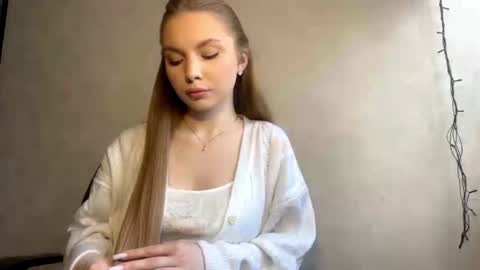 Caroline online show from March 21, 12:43 pm