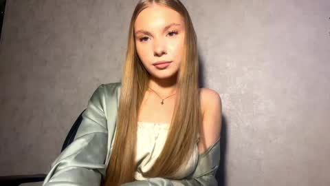 Caroline online show from April 18, 3:36 pm