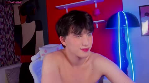 adrianoaubert online show from December 4, 10:48 am