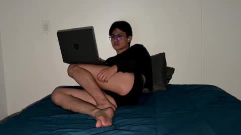 adrianrossetti online show from April 24, 7:21 am