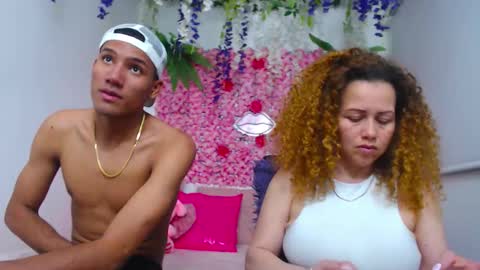 adriel_and_risitos_ online show from October 19, 1:43 am
