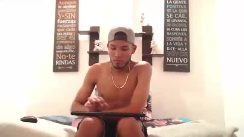 adriel_and_risitos_ online show from October 15, 4:49 am