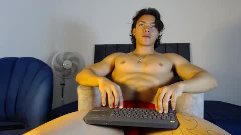 adriel_escalante online show from February 1, 3:25 am