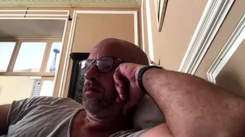 adrienfromparis online show from June 1, 9:10 am
