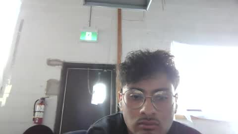 adzboiii78910 online show from July 1, 7:33 pm