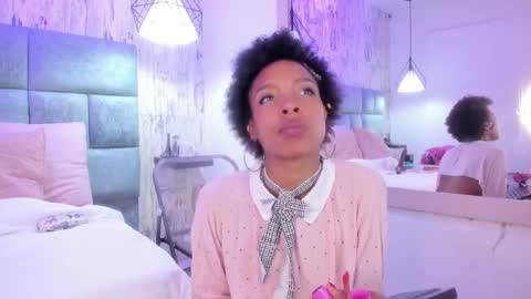 Snapshot of afroditagreenn chatting on March 2, 7:34 pm Afrodita online show from March 2, 7:34 pm