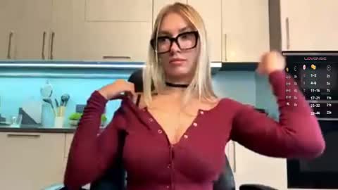 Mila -call me cute online show from July 4, 8:45 pm