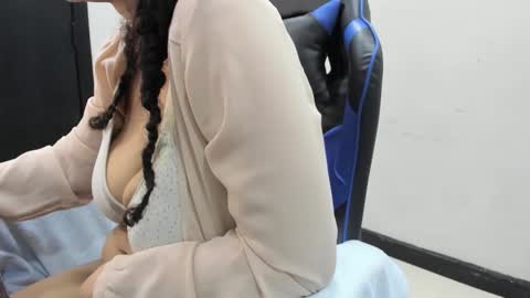 A G A T A  online show from February 6, 1:25 pm