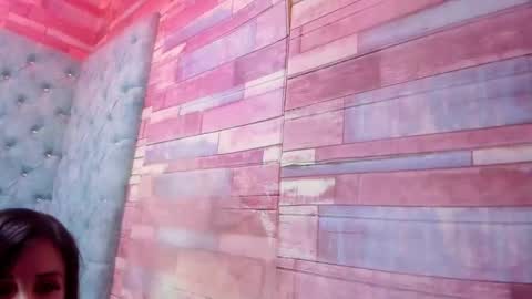 agatha_leon_ online show from March 31, 8:20 pm