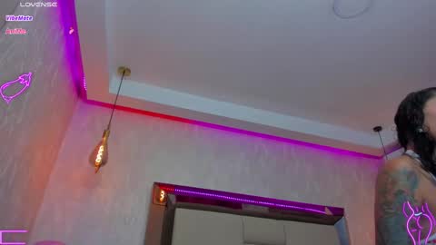 LUNNA online show from February 12, 9:33 pm