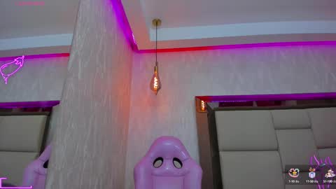 LUNNA online show from March 1, 8:32 pm