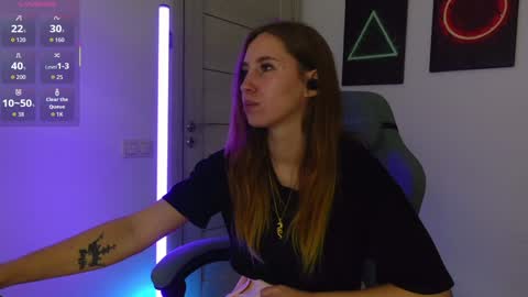 Agelina Lilly Laura online show from September 18, 2:10 pm