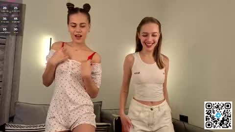 Monica and Bella online show from January 8, 5:35 am