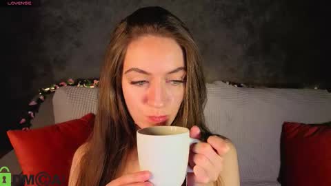 agnes wells online show from November 26, 9:28 am