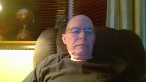 aguynrkfrd online show from December 7, 10:39 am