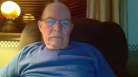 aguynrkfrd online show from December 24, 10:11 am