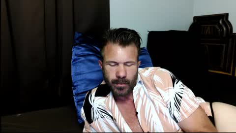 Blue Eyed Handsome Man online show from July 20, 1:41 am
