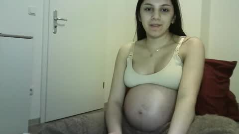 Selena online show from January 19, 4:39 pm