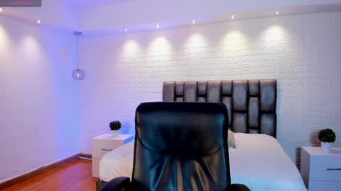 aidajoness online show from March 28, 11:44 am