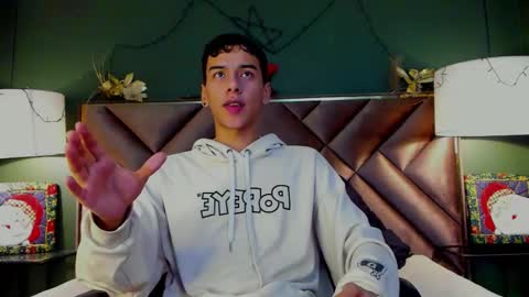 aiden_royce online show from December 5, 6:23 am