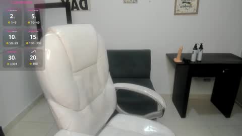 Ailyn online show from September 15, 9:44 am