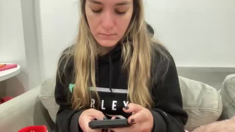 Aile online show from January 4, 1:21 pm