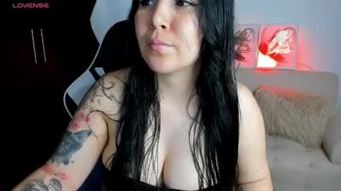 Ailyn  online show from May 8, 3:34 am