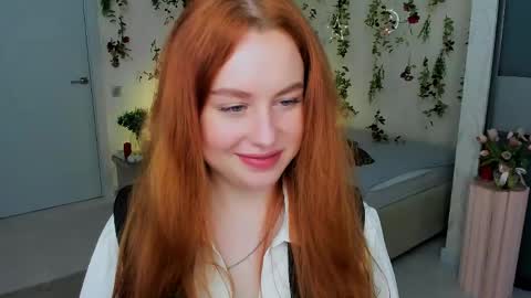 Louise online show from April 18, 8:09 pm