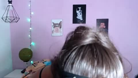 aisha laurent online show from April 7, 2:19 pm