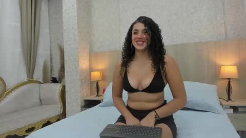 Aisha online show from February 6, 3:54 am