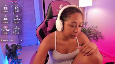 Aisha online show from February 28, 1:05 am