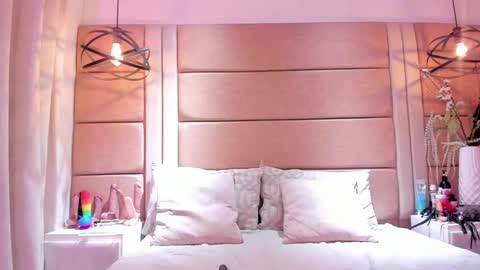 AishaValcazar online show from March 18, 1:22 am