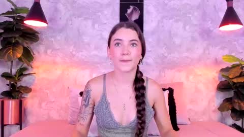 Snapshot of aitana_baker_ chatting on October 21, 8:23 pm little aitana  online show from October 21, 8:23 pm